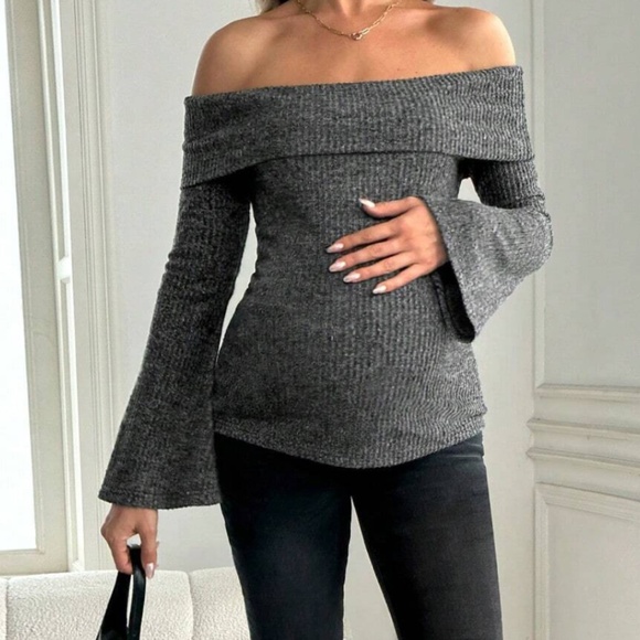 Maternity Ribbed Off Shoulder Flare Long Sleeve Top - Picture 10 of 10